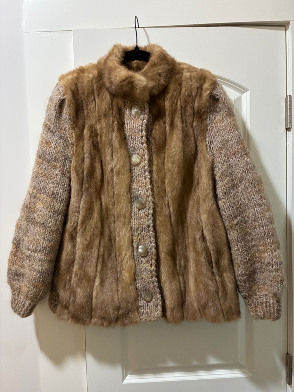 Vintage excellent condition Casual mink and Knit Brown Jacket